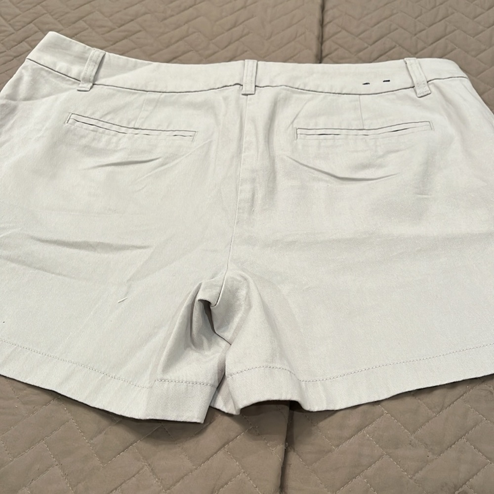 J. Crew Oyster Grey 5" Classic Chino Short/NWT/Size 14 - Picture 9 of 12